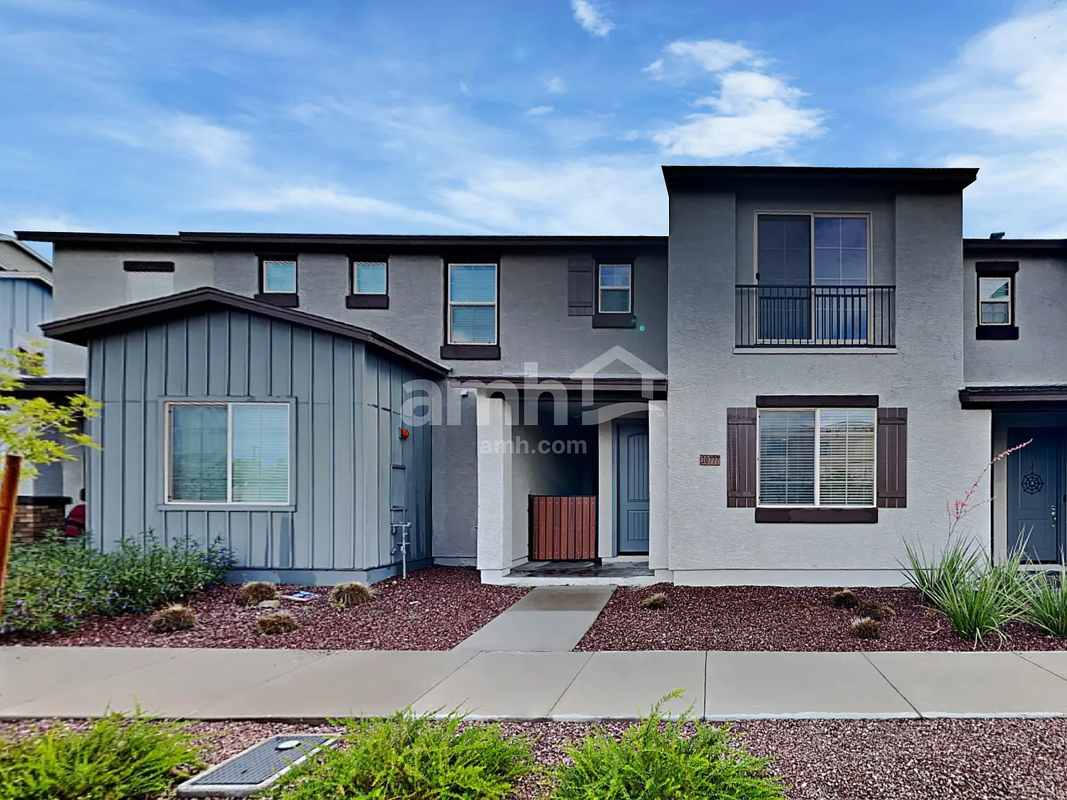 3 bed, 2.5 bath, 2077 sqft, $1,950 — Photo 1