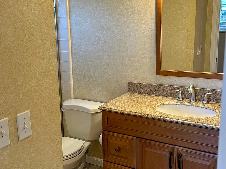 2046 Anthony Dr — Photo 11