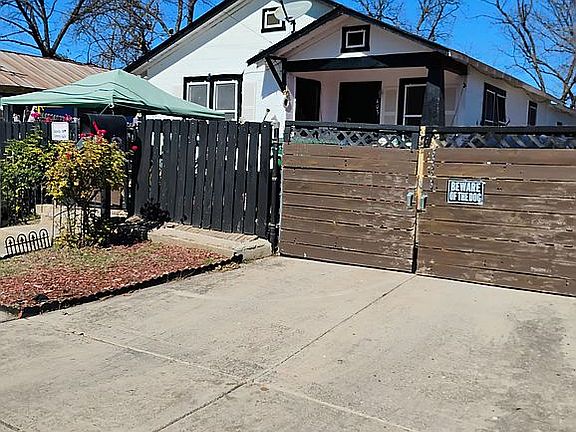 5th image of 403 Hazel St
