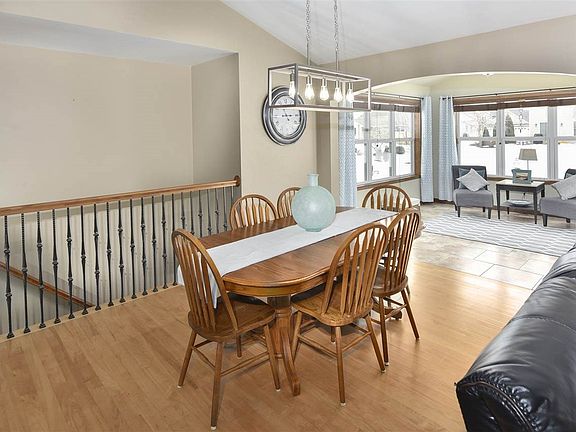 This will fill most any dining table!