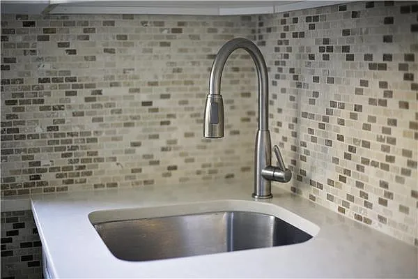 Rented by Akam Sales and Brokerage | media 10