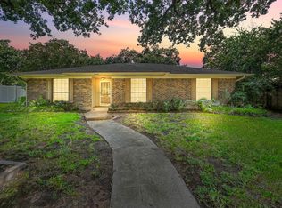 1203 River Oaks Dr, Flower Mound, TX 75028