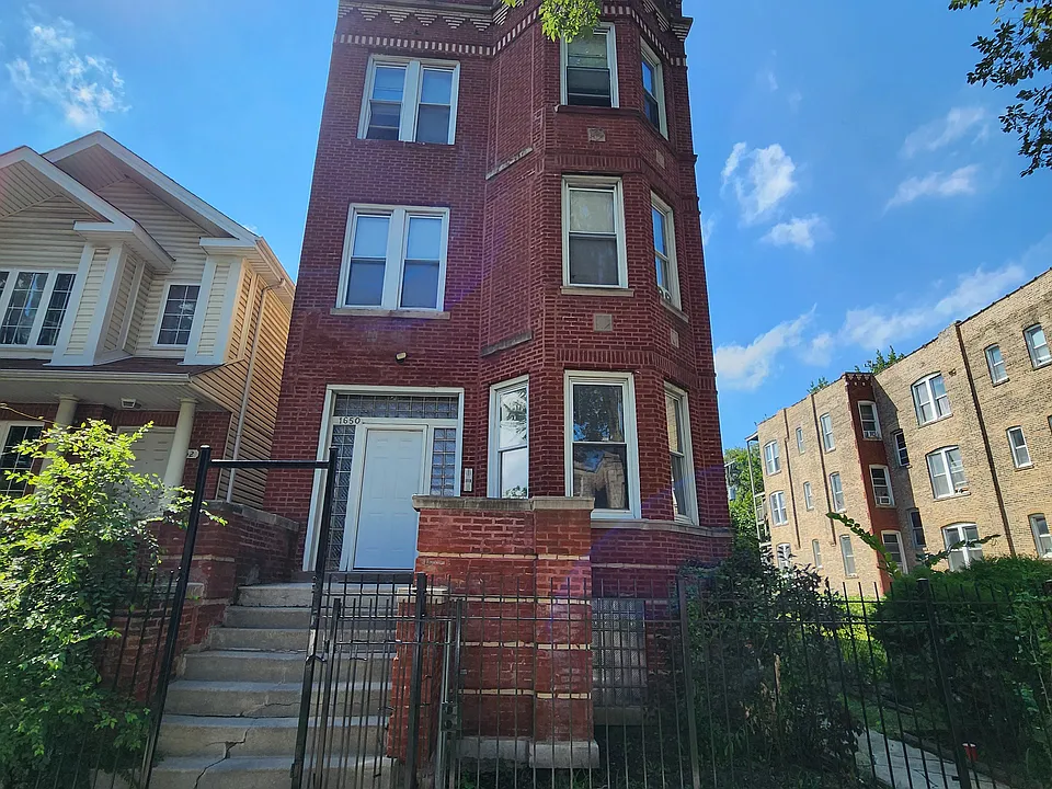 1650 S Saint Louis Ave #3R