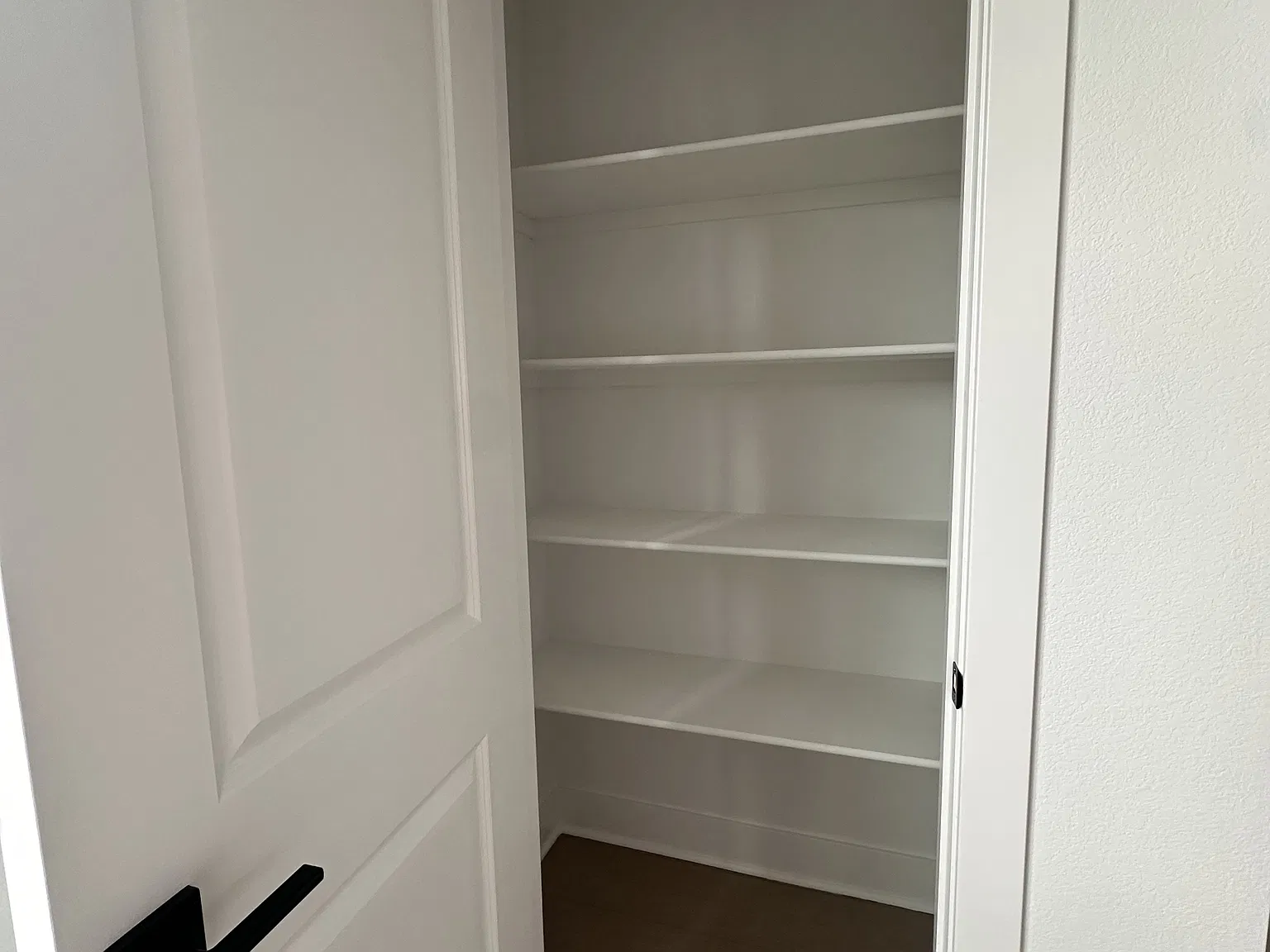 4 bed, 1944 sqft, $3,100 — Photo 3