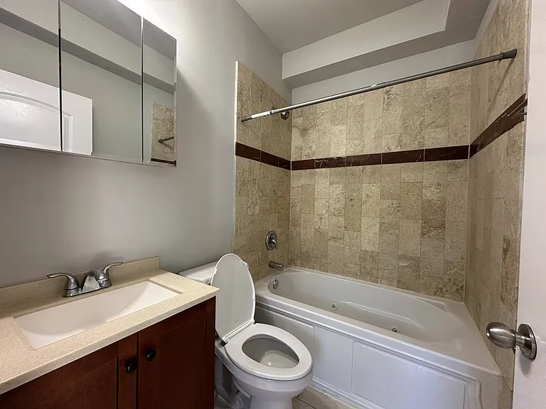 1626-30 W. Fargo Ave. — Photo 18