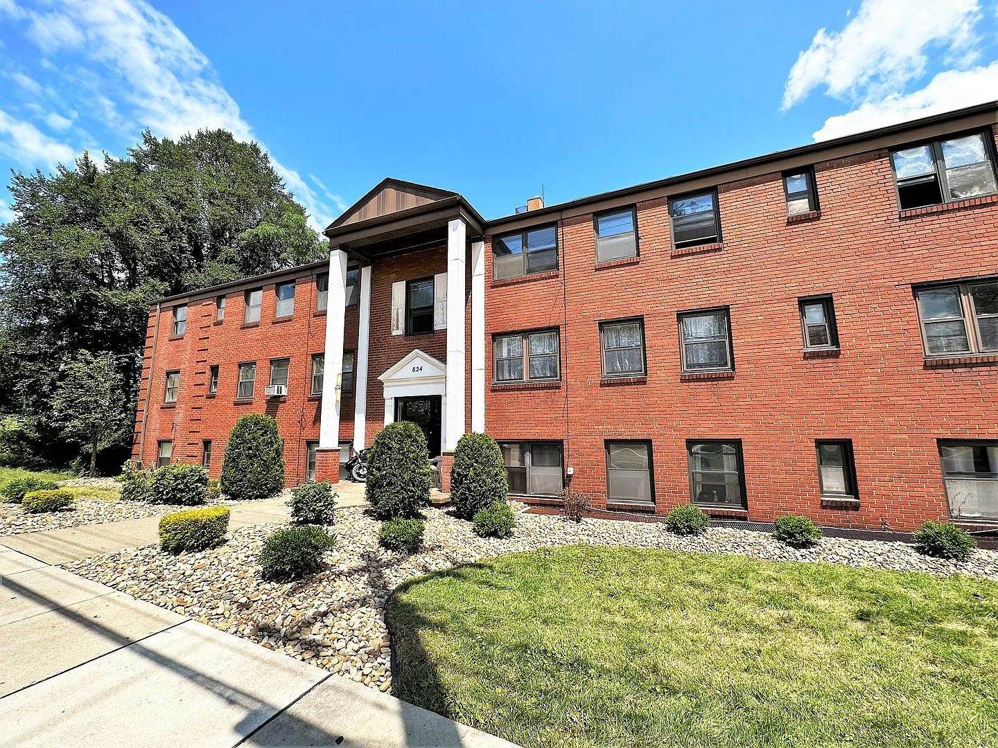 North Hills - Apartments For Rent In Pittsburgh — Photo 1