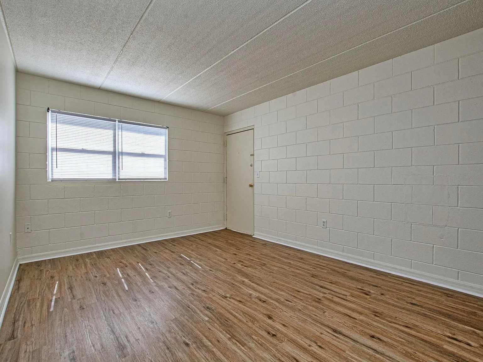 2 bed, 800 sqft, $1,225 — Photo 4