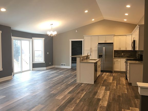 Tall, vaulted ceilings