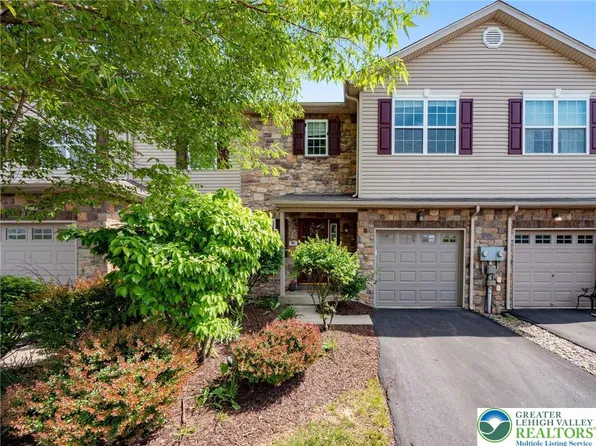 1520 Deena Dr, Easton, PA 18040