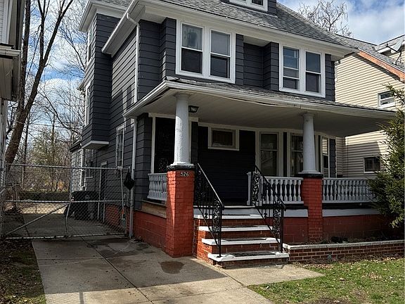 2nd image of 526 E 118th St