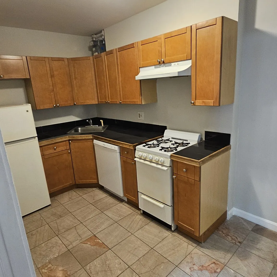 1 bed, 999 sqft, $2,400 — Photo 1