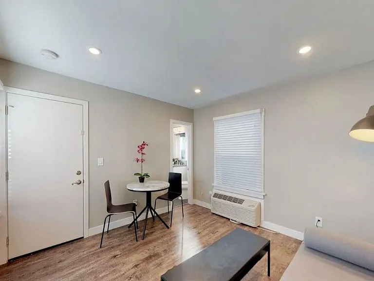 Cottage Style Studio in North Park — Photo 3