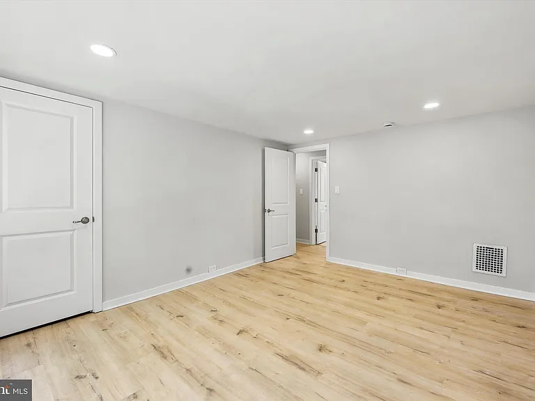 269 Monroe St — Photo 19