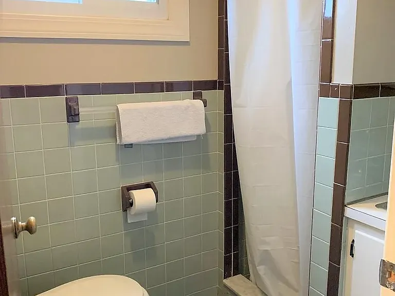 27 Thompson Ave #1 — Photo 21