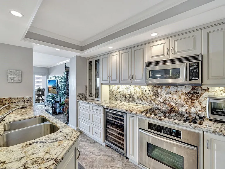 2100 S Ocean Dr #16F — Photo 13