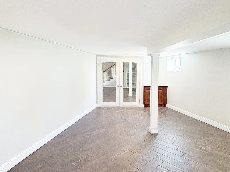 1043 Winthrop Ave — Photo 15