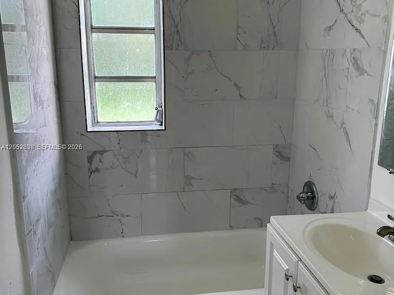 1870 NW 167th St — Photo 6