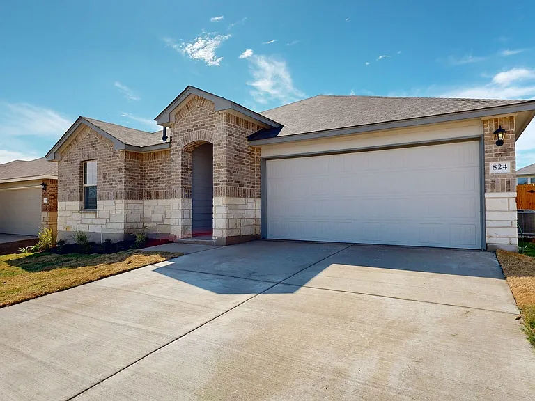 824 Chambray Dr — Photo 3