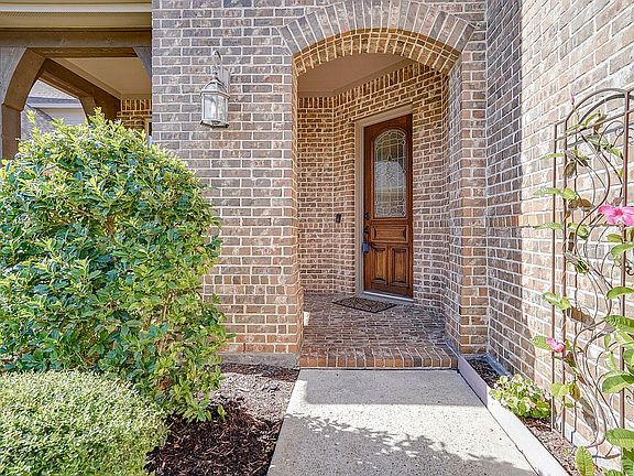 3rd image of 1408 Verbena Ln
