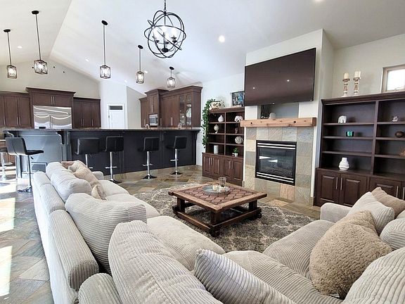 3rd image of 1247 Stayte Rd