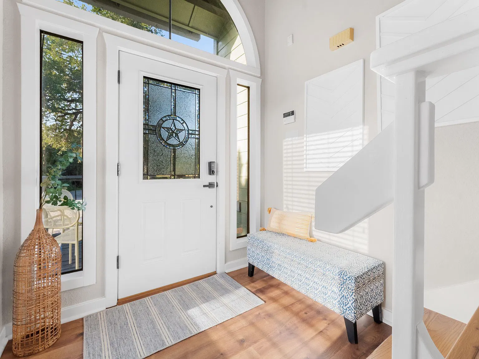 3 bed, 2.0 bath, 1658 sqft, $1,850 — Photo 3