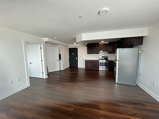 2nd image of 24 Lawton St #5A