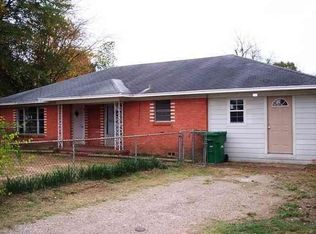 202 Roberson Rd, Omaha, TX 75571