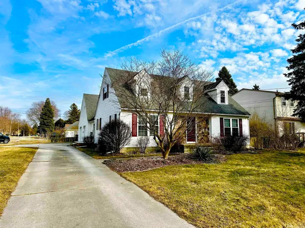 38560 Townhall St, Harrison Township, MI 48045