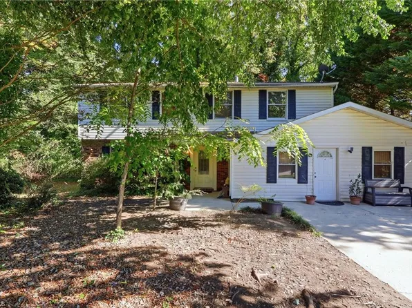 5708 Lake Brandt Rd, Greensboro, NC 27455