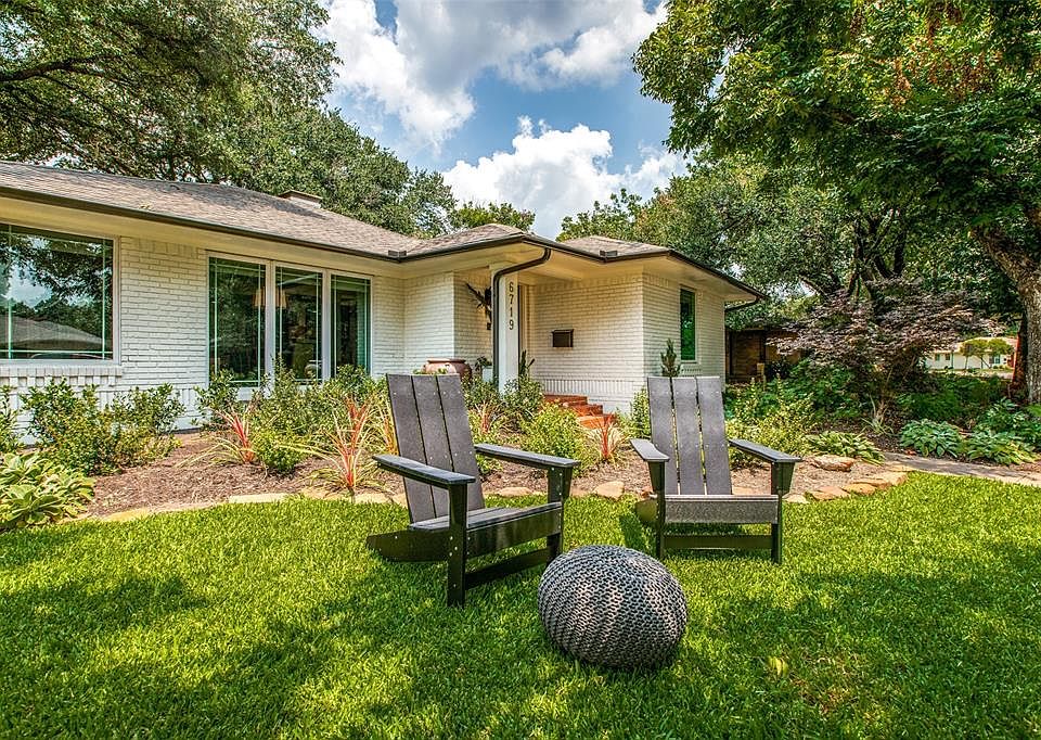 BEAUTIFUL FRONT YARD GREAT FOR R&R