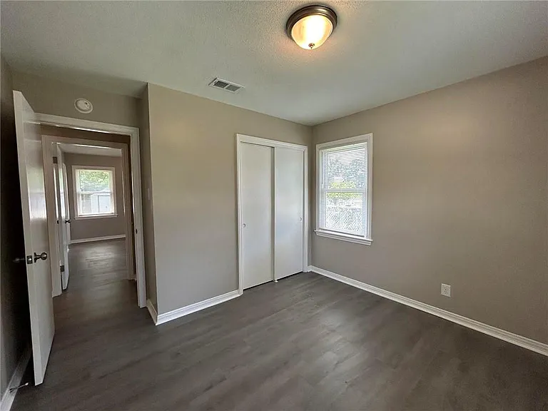 506 Seville Dr — Photo 22