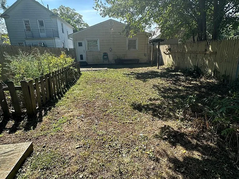 1714 Georgia Ave — Photo 2