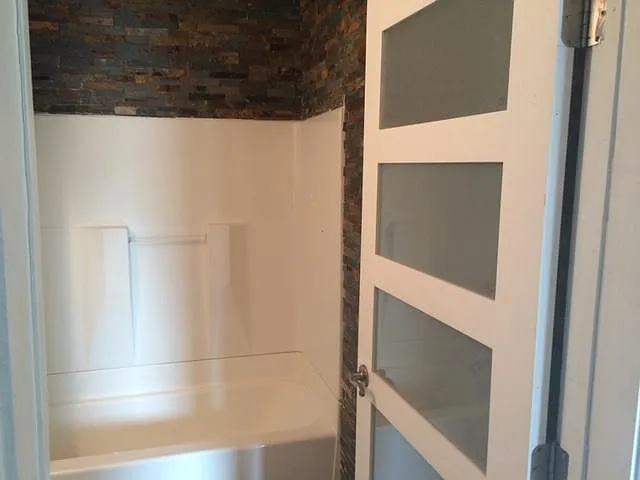 2 bed, 1042 sqft, $1,350 — Photo 3