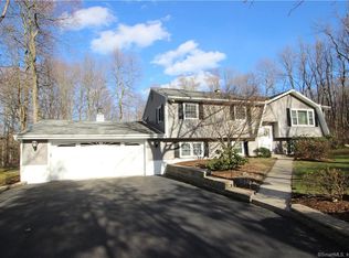 16 Ward Dr, Danbury, CT