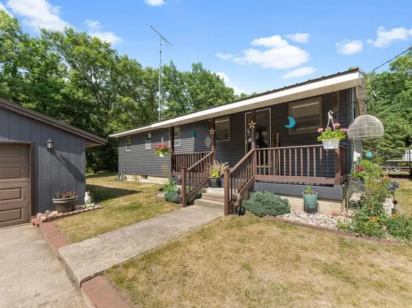 W4916 N Oakhaven Cir, Wautoma, WI 54982