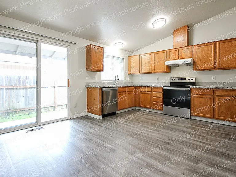 6416 SE 139th Ave — Photo 9