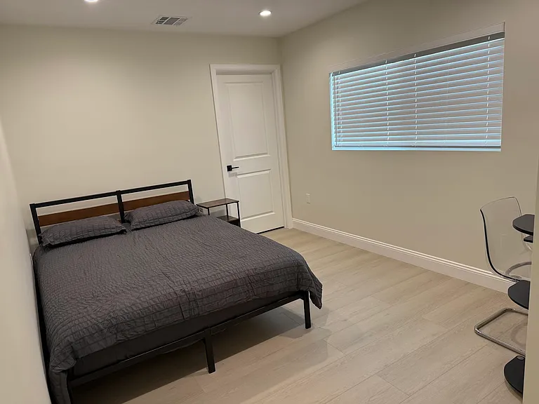 10743 Saticoy St — Photo 21