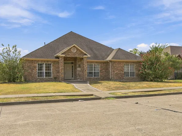 8318 Portsmouth Dr, Rowlett, TX 75088