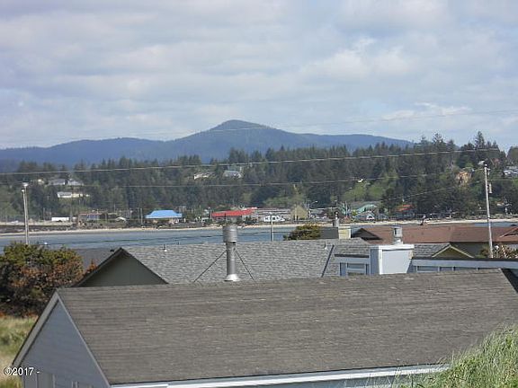 5th image of 121 NW Oceania Dr