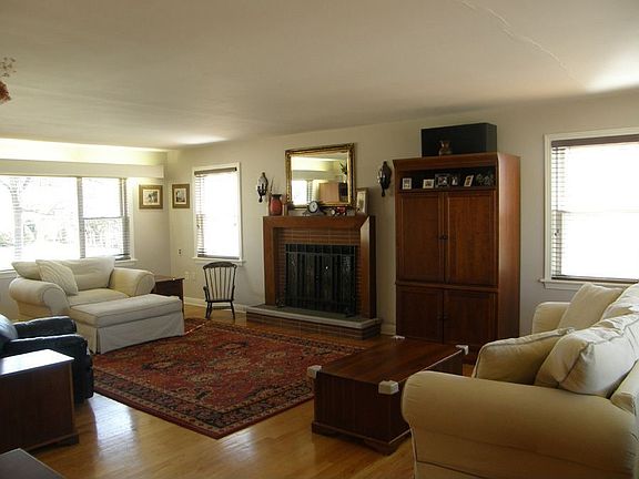 Formal LR w/ Fireplace