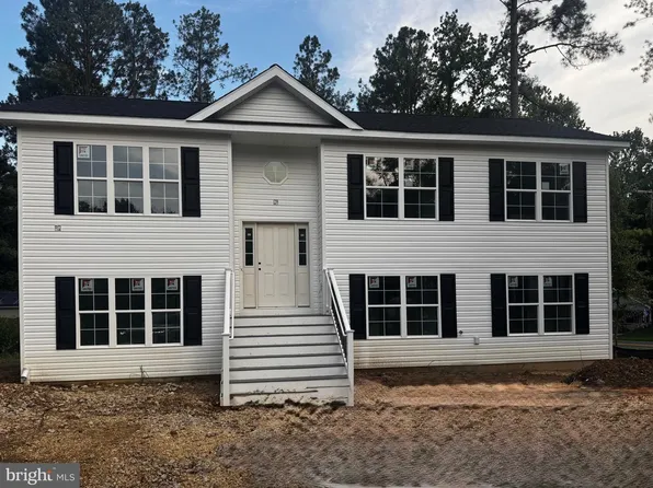 1097 San Angelo Dr, Lusby, MD 20657