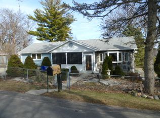 N1590 Joyce Rd, Fort Atkinson, WI 53538