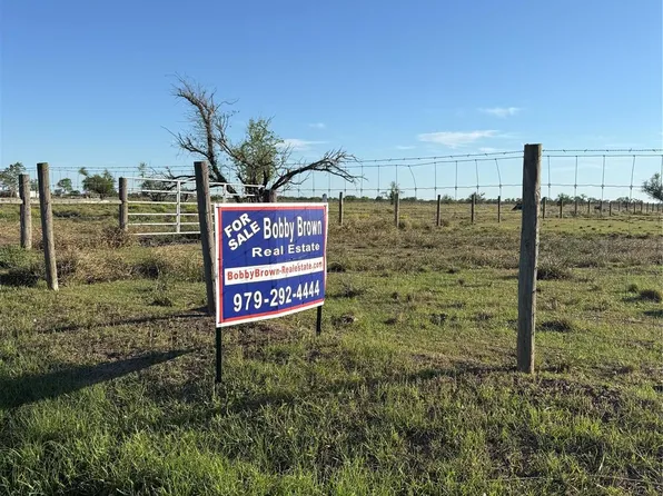 17126 Brumbelow Rd, Needville, TX 77461