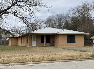 201 Francis Dr, College Station, TX 77840