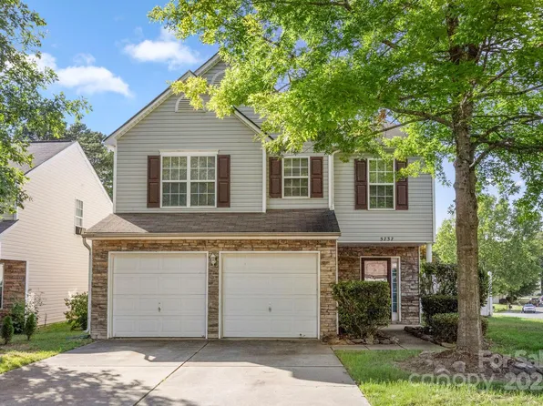 5737 Brookfield Pointe Dr, Charlotte, NC 28216