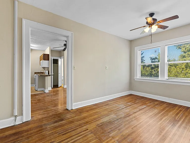Suites of Irvington — Photo 7