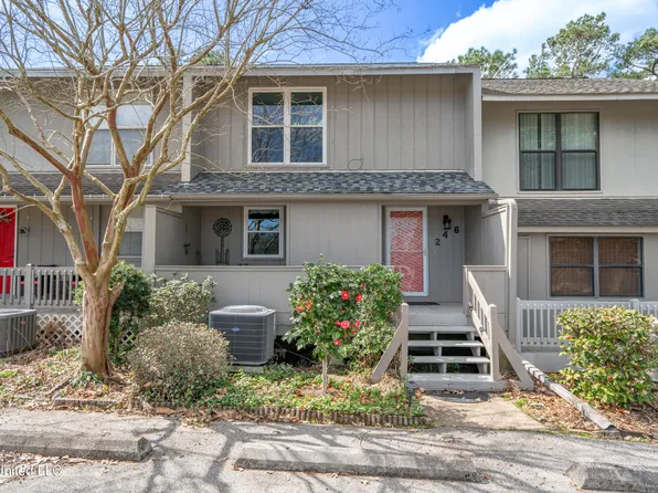 246 Highpoint Dr, Diamondhead, MS 39525