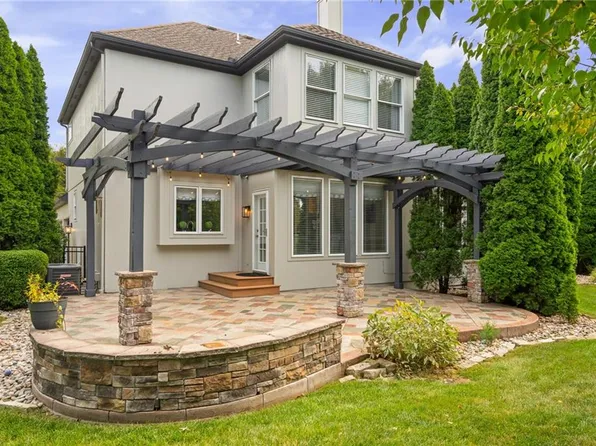 3556 W 143rd Ter, Leawood, KS 66224