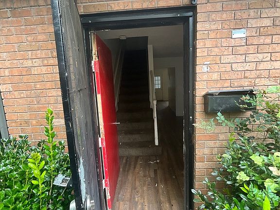 2nd image of 4888 S McRaven Rd #A