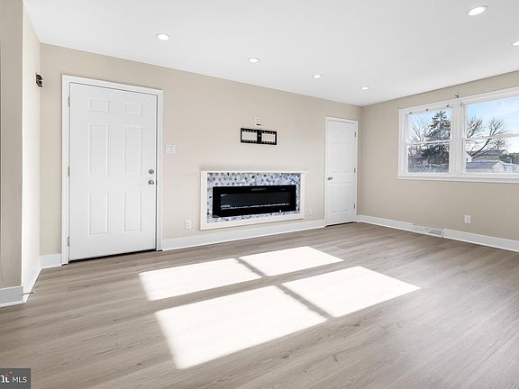3rd image of 2313 Taggart Ct #313T
